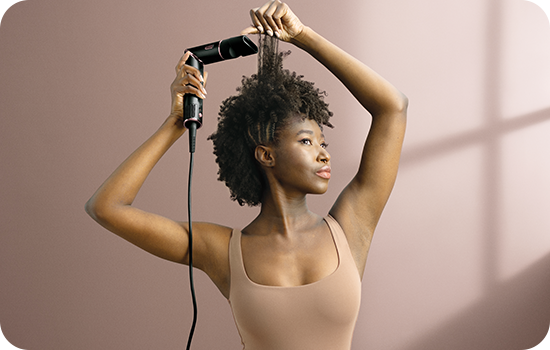 Coafează în timp ce usuci – fără deteriorarea părului